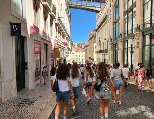 Discover Porto and Lisbon