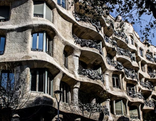 DISCOVER BARCELONA + TARRAGONA